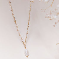 S21079_fabien_ajzenberg_or_collier_pendentif_chaine_maille_perle_strie_court
